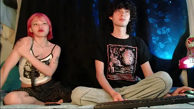 Snapshot of MixiPeach chatting on June 16, 2:25 am MixiPeach online show from June 16, 2:25 am