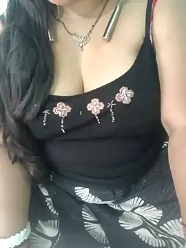 Snapshot of Anjali-bhabhi chatting on April 5, 6:21 am Anjali-bhabhi online show from April 5, 6:21 am
