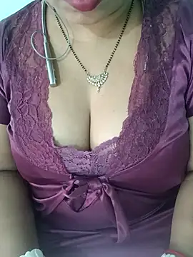 Snapshot of Anjali-bhabhi chatting on April 6, 5:41 am Anjali-bhabhi online show from April 6, 5:41 am