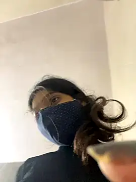 Snapshot of tanisha-2005 chatting on September 10, 4:40 pm tanisha-2005 online show from September 10, 4:40 pm