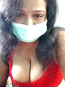 misspriya03 online show from October 15, 8:14 am