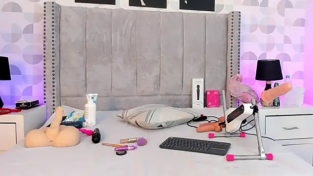 cristhi esterling online show from November 27, 12:18 pm