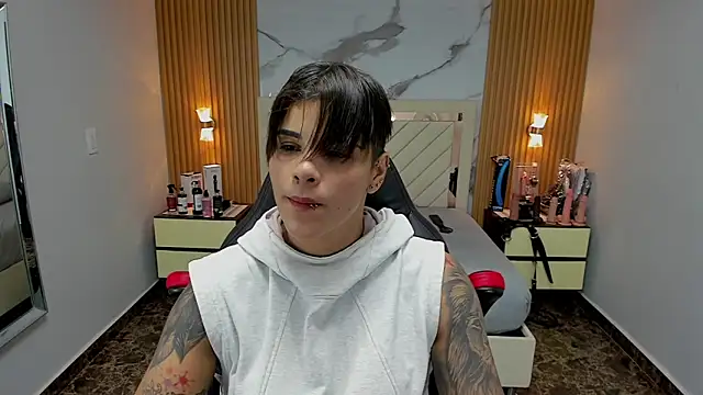 Snapshot of KAROLLJONES1 chatting on November 5, 7:25 pm KAROLLJONES1 online show from November 5, 7:25 pm