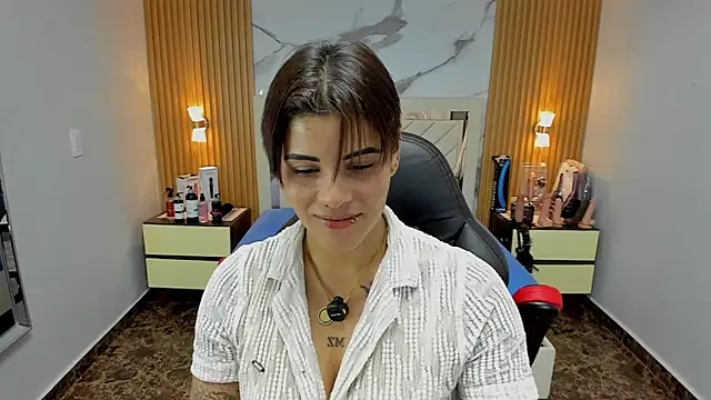 Snapshot of KAROLLJONES1 chatting on November 7, 11:27 pm KAROLLJONES1 online show from November 7, 11:27 pm