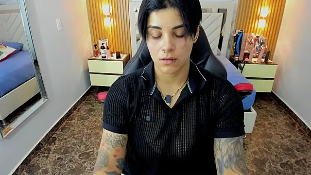 Snapshot of KAROLLJONES1 chatting on December 15, 7:40 pm KAROLLJONES1 online show from December 15, 7:40 pm