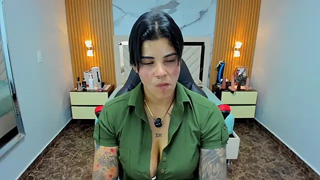 Snapshot of KAROLLJONES1 chatting on January 10, 7:26 pm KAROLLJONES1 online show from January 10, 7:26 pm