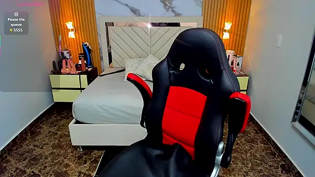 Snapshot of KAROLLJONES1 chatting on January 17, 8:01 pm KAROLLJONES1 online show from January 17, 8:01 pm