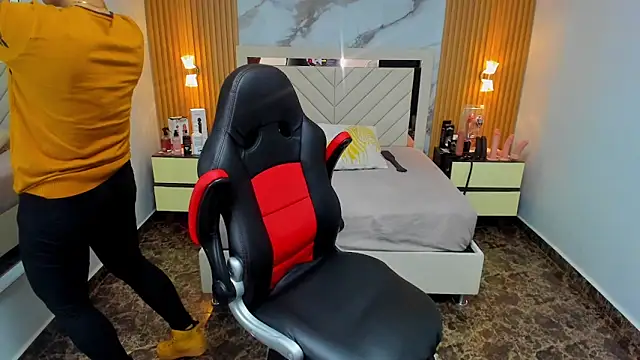 Snapshot of KAROLLJONES1 chatting on February 5, 7:18 pm KAROLLJONES1 online show from February 5, 7:18 pm