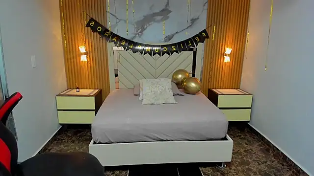 Snapshot of KAROLLJONES1 chatting on February 7, 12:31 pm KAROLLJONES1 online show from February 7, 12:31 pm