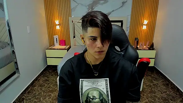 Snapshot of KAROLLJONES1 chatting on February 27, 7:36 pm KAROLLJONES1 online show from February 27, 7:36 pm