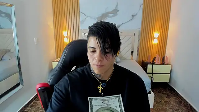 KAROLLJONES1 online show from June 2, 7:27 pm