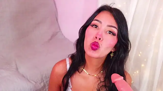 Snapshot of Miss_Charlottet chatting on June 18, 10:03 pm Miss Charlottet online show from June 18, 10:03 pm