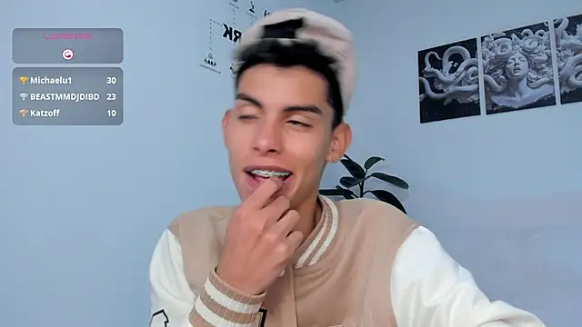 Room 69x online show from November 29, 9:12 am