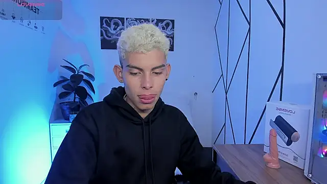 Room 69x online show from December 15, 2:27 am