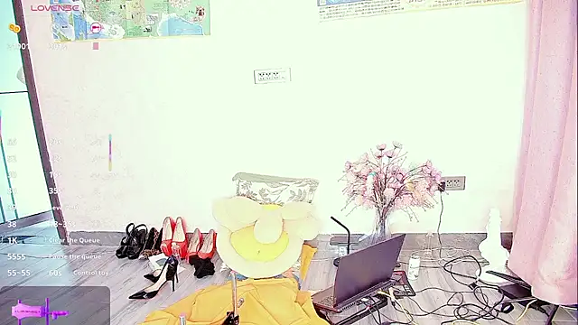 Snapshot of Solsken_ chatting on October 6, 1:03 am Solsken online show from October 6, 1:03 am