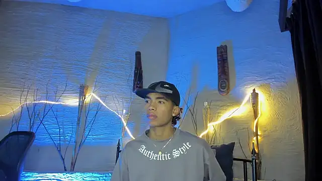 AlanCutee online show from April 5, 7:44 pm