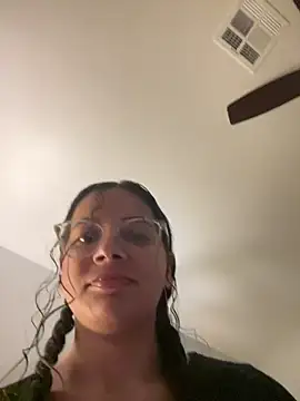 Snapshot of vixxnovalee chatting on February 27, 10:04 am vixxnovalee online show from February 27, 10:04 am