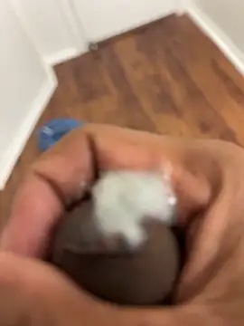 Snapshot of parkrow2404 chatting on September 17, 9:33 am parkrow2404 online show from September 17, 9:33 am