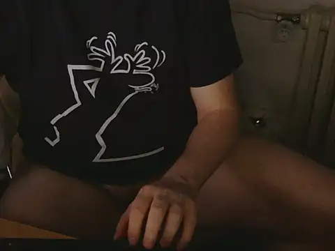 Snapshot of kristianss08 chatting on March 3, 12:50 am kristianss08 online show from March 3, 12:50 am