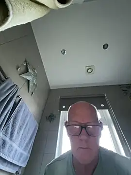 philefc online show from December 22, 9:06 am