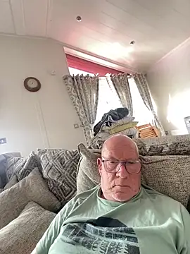 philefc online show from March 18, 9:45 am