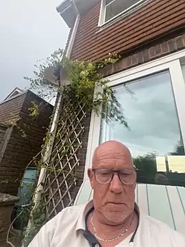 philefc online show from May 28, 6:27 pm