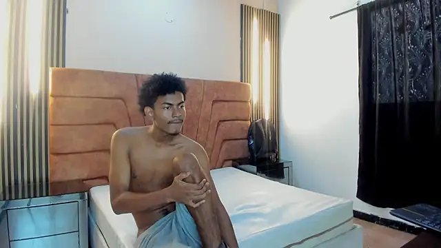 FYKMOR 1 online show from December 2, 7:42 pm