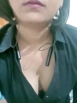 Snapshot of Queen_Kushi4 chatting on April 27, 7:45 pm Queen Kushi4 online show from April 27, 7:45 pm