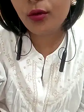 Snapshot of Queen_Kushi4 chatting on May 3, 10:05 pm Queen Kushi4 online show from May 3, 10:05 pm