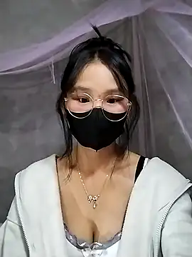 saronla 03 online show from December 5, 7:10 pm