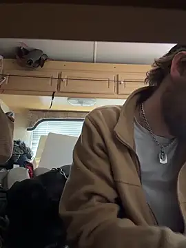 Snapshot of high3ndlowlife chatting on February 12, 6:47 pm high3ndlowlife online show from February 12, 6:47 pm