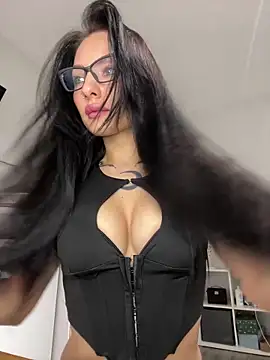 kaonasssiii online show from September 21, 4:30 pm