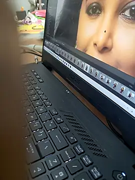 Snapshot of WickedSunny25 chatting on October 28, 6:32 pm WickedSunny25 online show from October 28, 6:32 pm