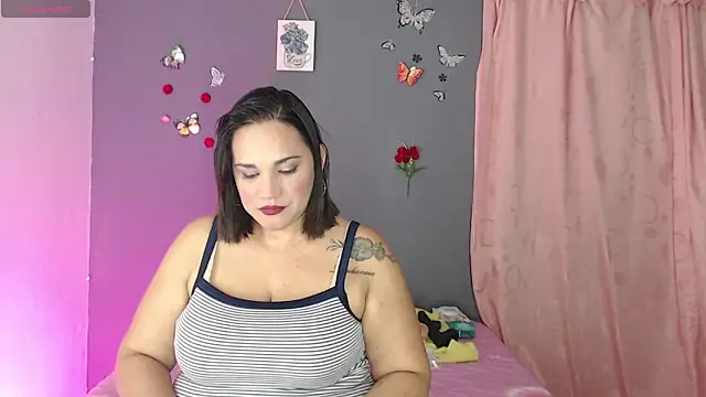 ROOSEQUEEN online show from November 6, 12:00 am