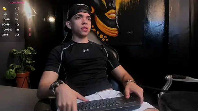 Eryonbradley online show from November 26, 11:22 am