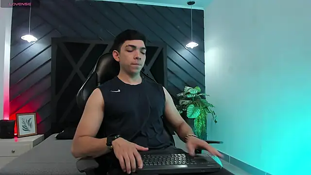 Eryonbradley online show from January 12, 11:26 am