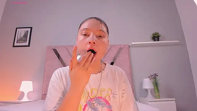 victoria becker  online show from February 8, 11:57 am