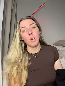 louiseberkeley online show from June 2, 11:23 am