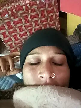 Snapshot of Sonam_pandeyji chatting on February 8, 8:51 am Sonam pandeyji online show from February 8, 8:51 am