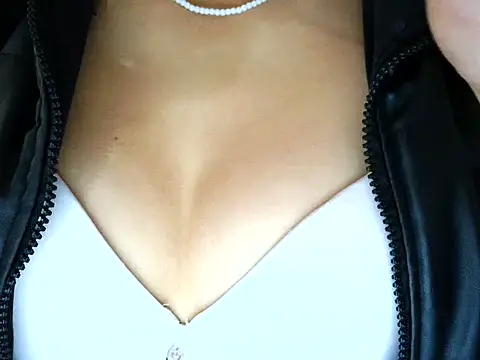 Snapshot of KUTTY_MODEL chatting on July 28, 6:20 pm KUTTY MODEL online show from July 28, 6:20 pm
