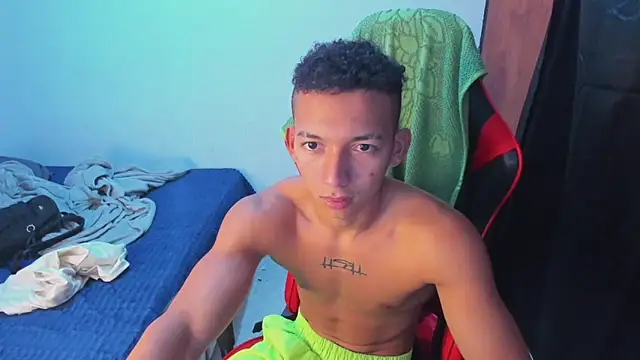 Snapshot of JuanchiT66 chatting on June 13, 12:19 am JuanchiT66 online show from June 13, 12:19 am