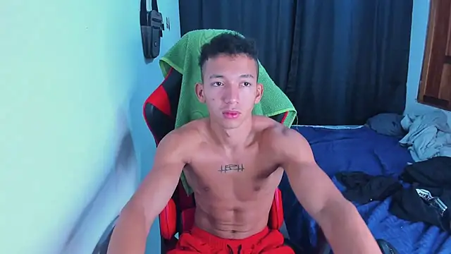 Snapshot of JuanchiT66 chatting on June 19, 1:26 pm JuanchiT66 online show from June 19, 1:26 pm