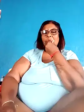 mileesha online show from February 10, 8:42 am