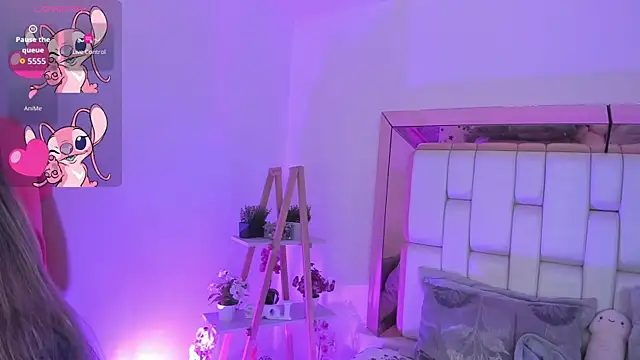 MiaVillalobos online show from September 12, 12:05 pm