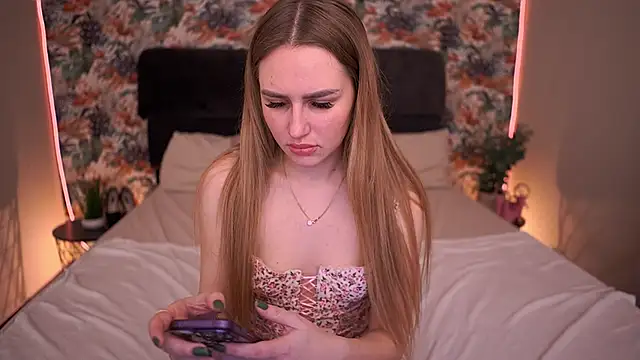 GabriellaJass online show from February 8, 3:10 am