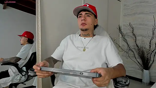 JamesDeker online show from September 20, 8:21 pm