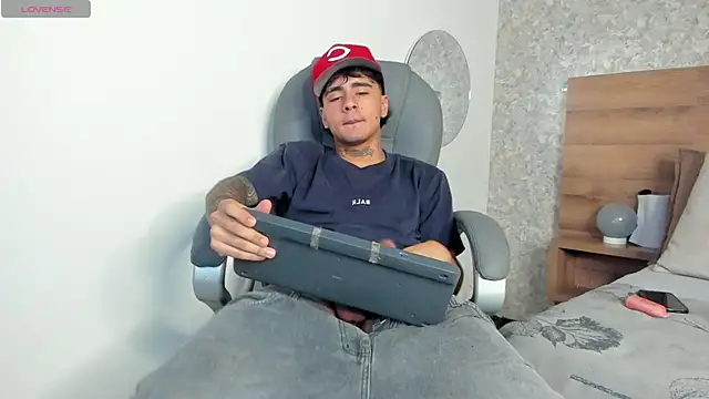 JamesDeker online show from October 8, 8:39 pm