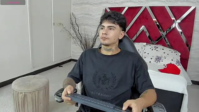 JamesDeker online show from October 23, 8:07 pm