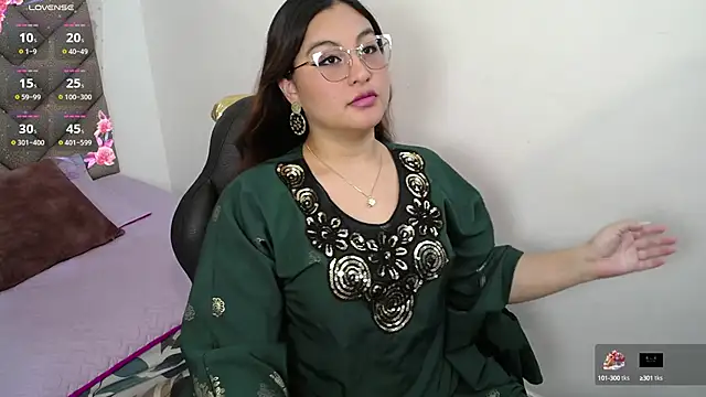 Snapshot of heluejamil chatting on October 14, 8:09 pm heluejamil online show from October 14, 8:09 pm