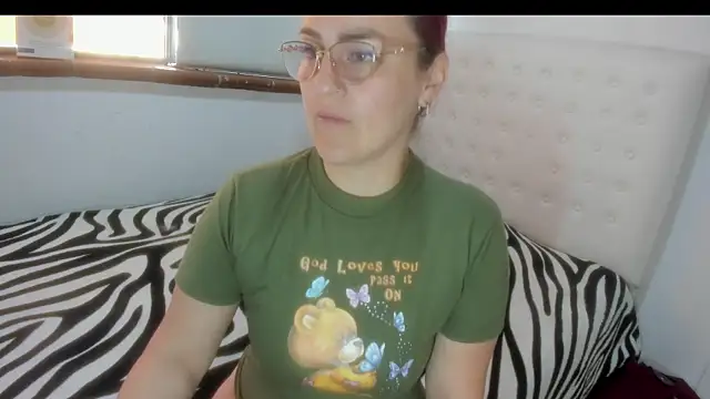 Snapshot of Roxannelorence_ chatting on October 29, 2:30 pm Roxannelorence online show from October 29, 2:30 pm